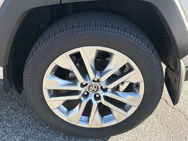 2024 Toyota RAV4 XLE Premium FWD