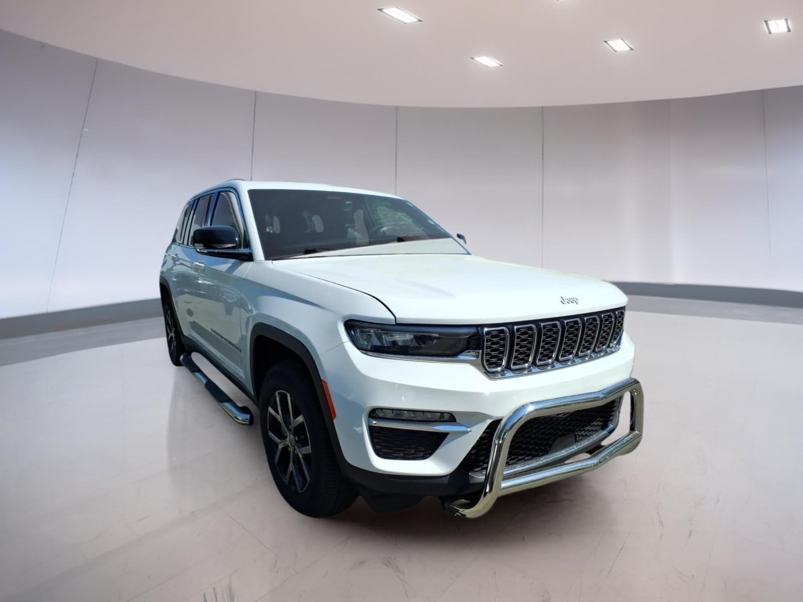 2025 Jeep Grand Cherokee Limited · White exterior