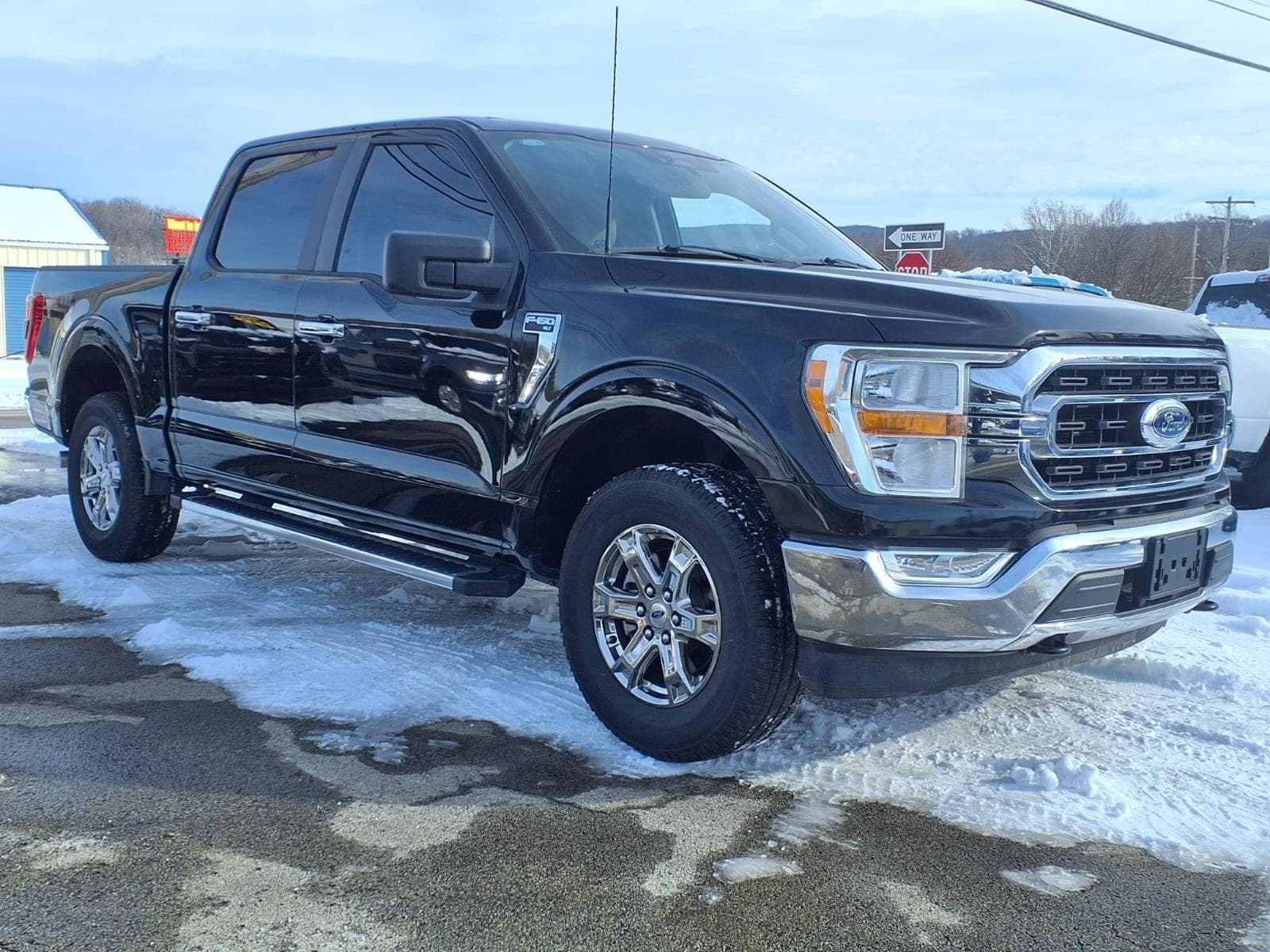 2023 Ford F-150 XLT SuperCrew 4WD