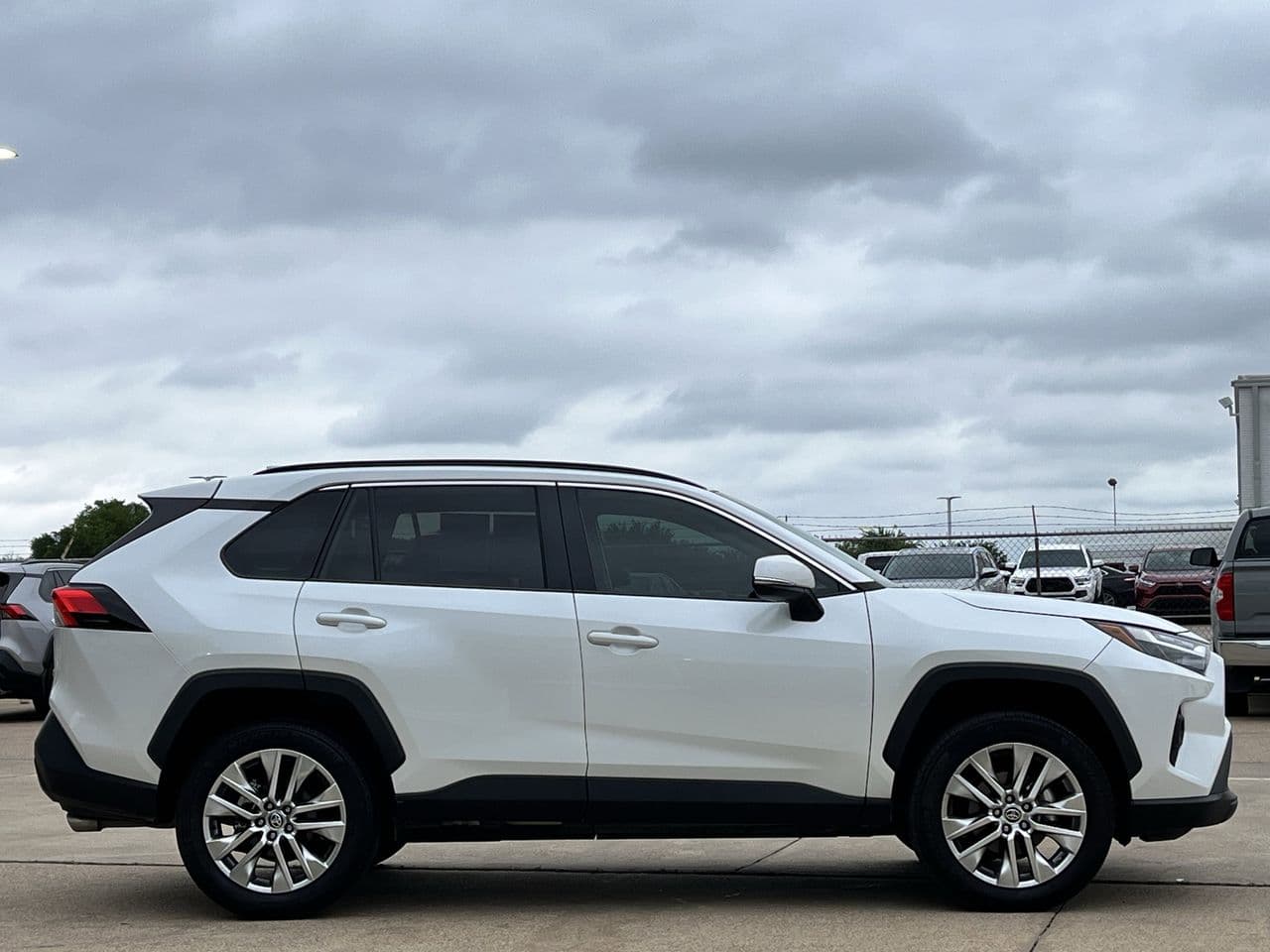 2024 Toyota RAV4 XLE Premium FWD