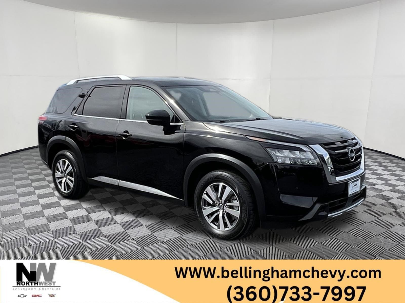 2025 Nissan Pathfinder SL · Black exterior